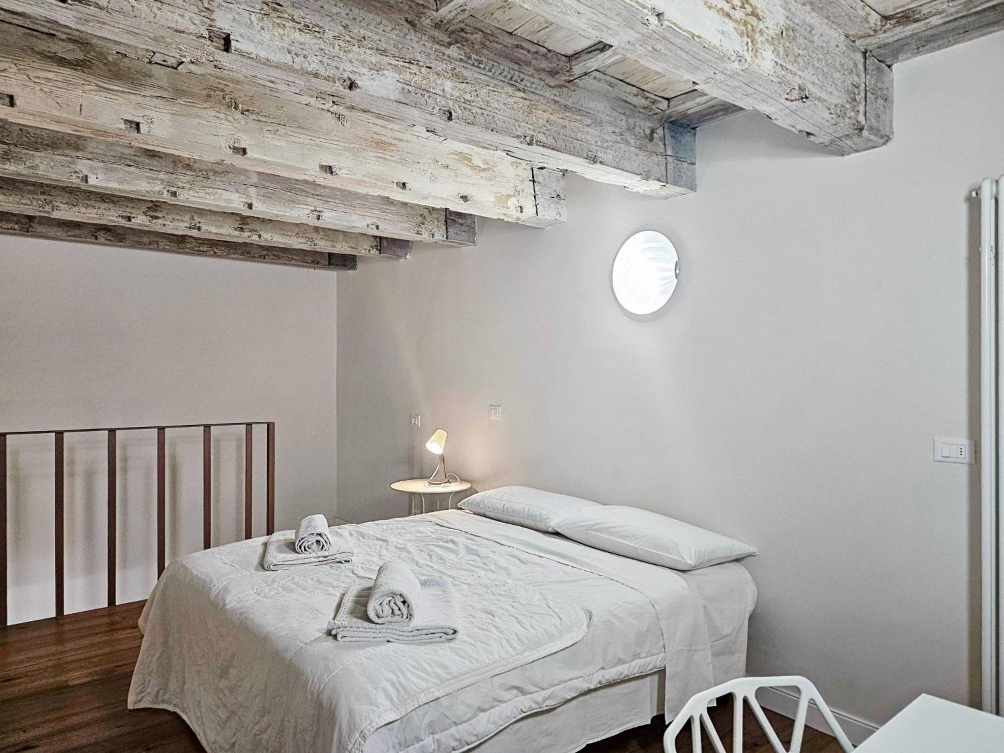 Apartment Eleganza E Convivialita In Centro, Vista Duomo Per Gruppi E Famiglie